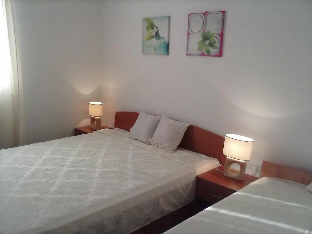 Apartment Aria Vir