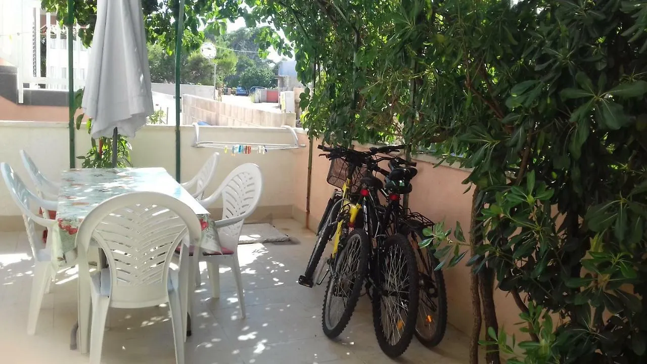 Apartment Aria Vir 0*,