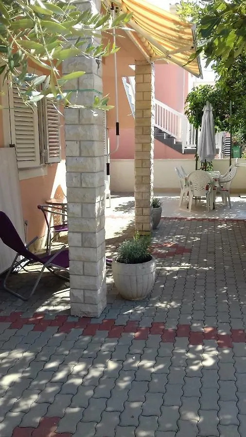 Apartment Aria Vir